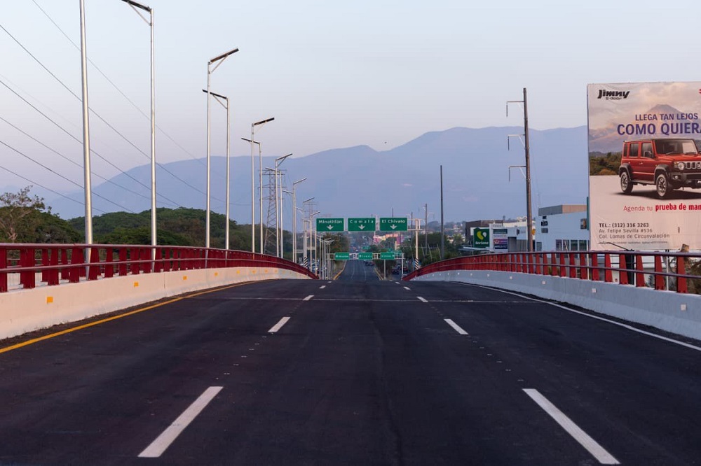 Indira Vizcaíno y titular de la SICT dan banderazo de apertura al puente Arco Norte en Colima; concluyó dos meses antes de lo previsto