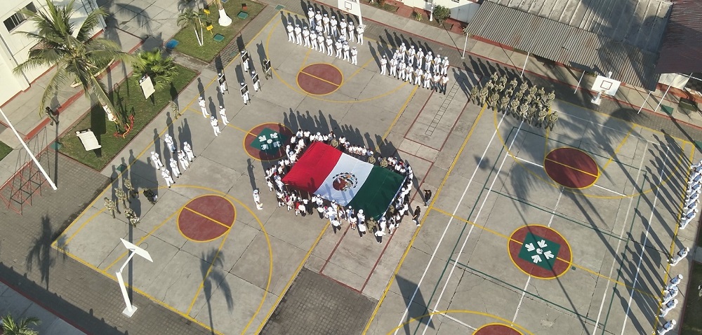En Manzanillo, la Fuerza Naval del Pacífico fomenta la importancia del respeto por los símbolos patrios en la juventud
