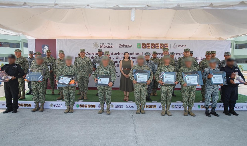 Gobernadora de Colima participó en la entrega de estímulos a personal del Ejército, GN y Seguridad Pública