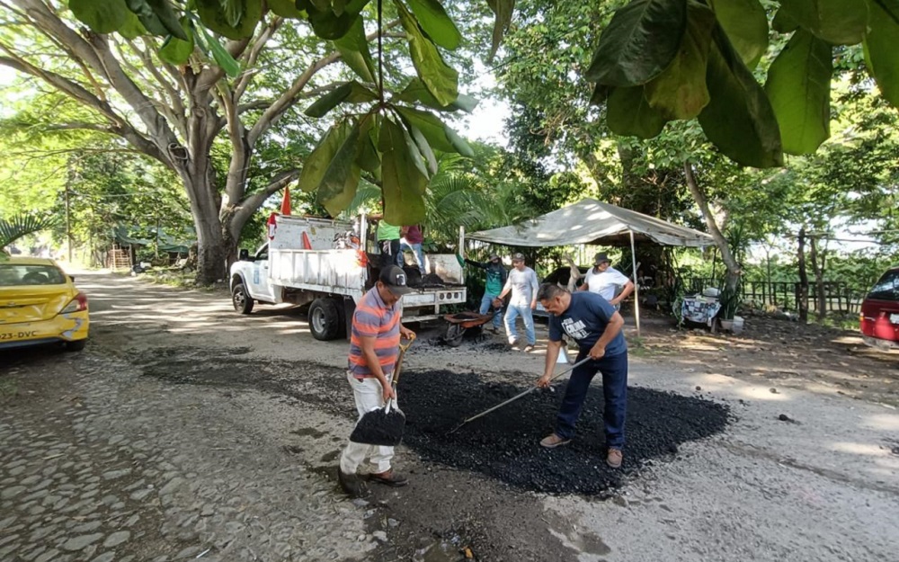 Avanzan cuadrillas de mantenimiento preventivo en las vialidades de la capital