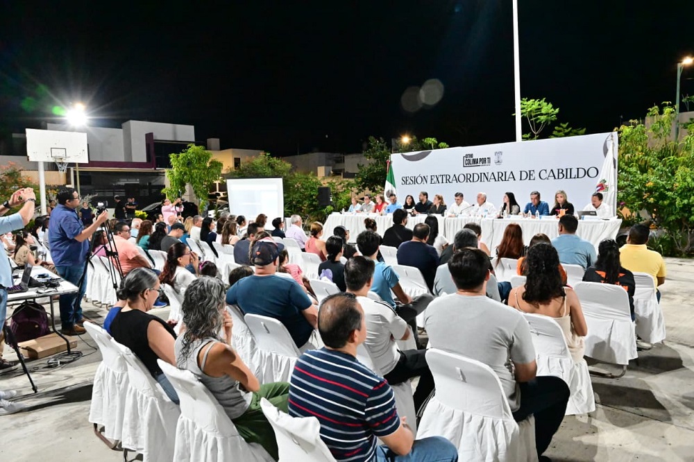 Ayuntamiento de Colima, atiende petición de vecinos de Romanza; después de 10 años se logra la municipalización de este fraccionamiento