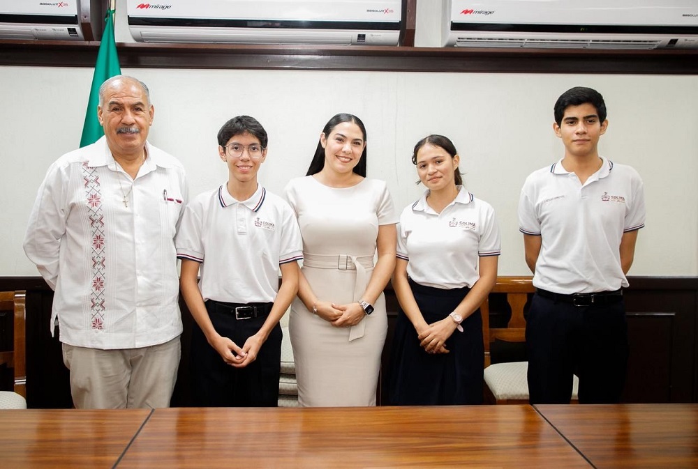 Indira Vizcaíno recibió a estudiantes colimenses que participarán en Olimpiada Internacional en Londres