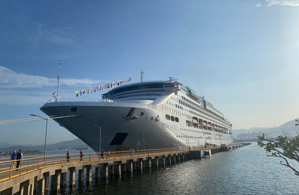 Crucero ‘Pacific World’ arriba a Manzanillo como único puerto mexicano en su travesía