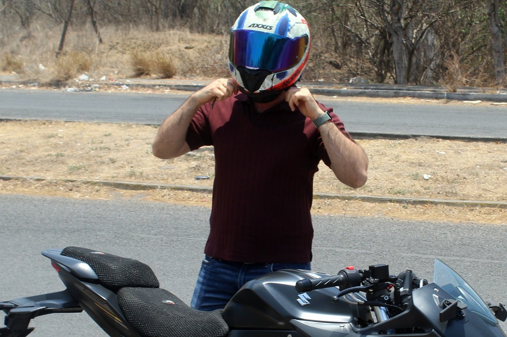 Salud Colima exhorta a motociclistas a cumplir normas de protección para prevenir lesiones en accidentes